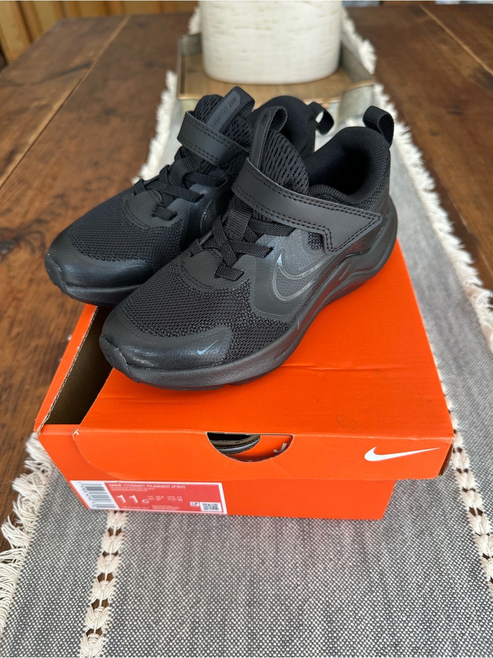 Nike Kids Black Hook-and-Loop Athletic Sneakers